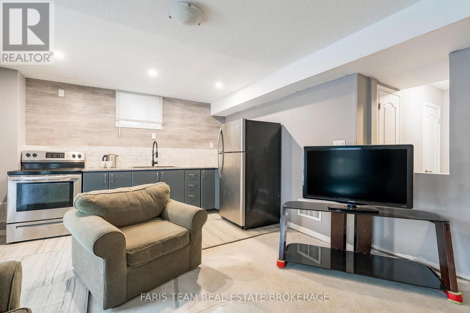 1373 Hunter Street, Innisfil, ON - Indoor