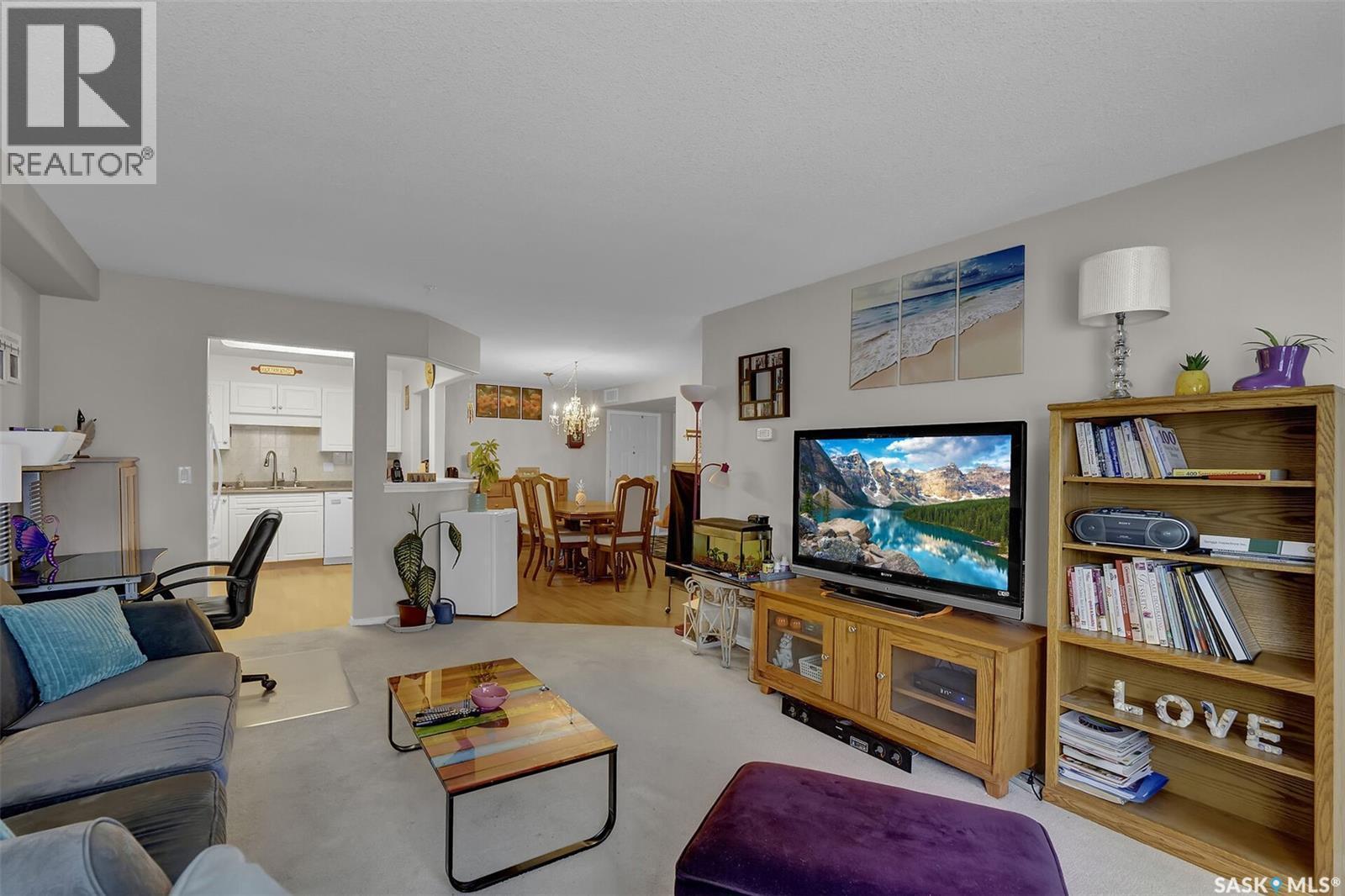 110 2300 Tell Place, Regina, SK - Indoor Photo Showing Living Room