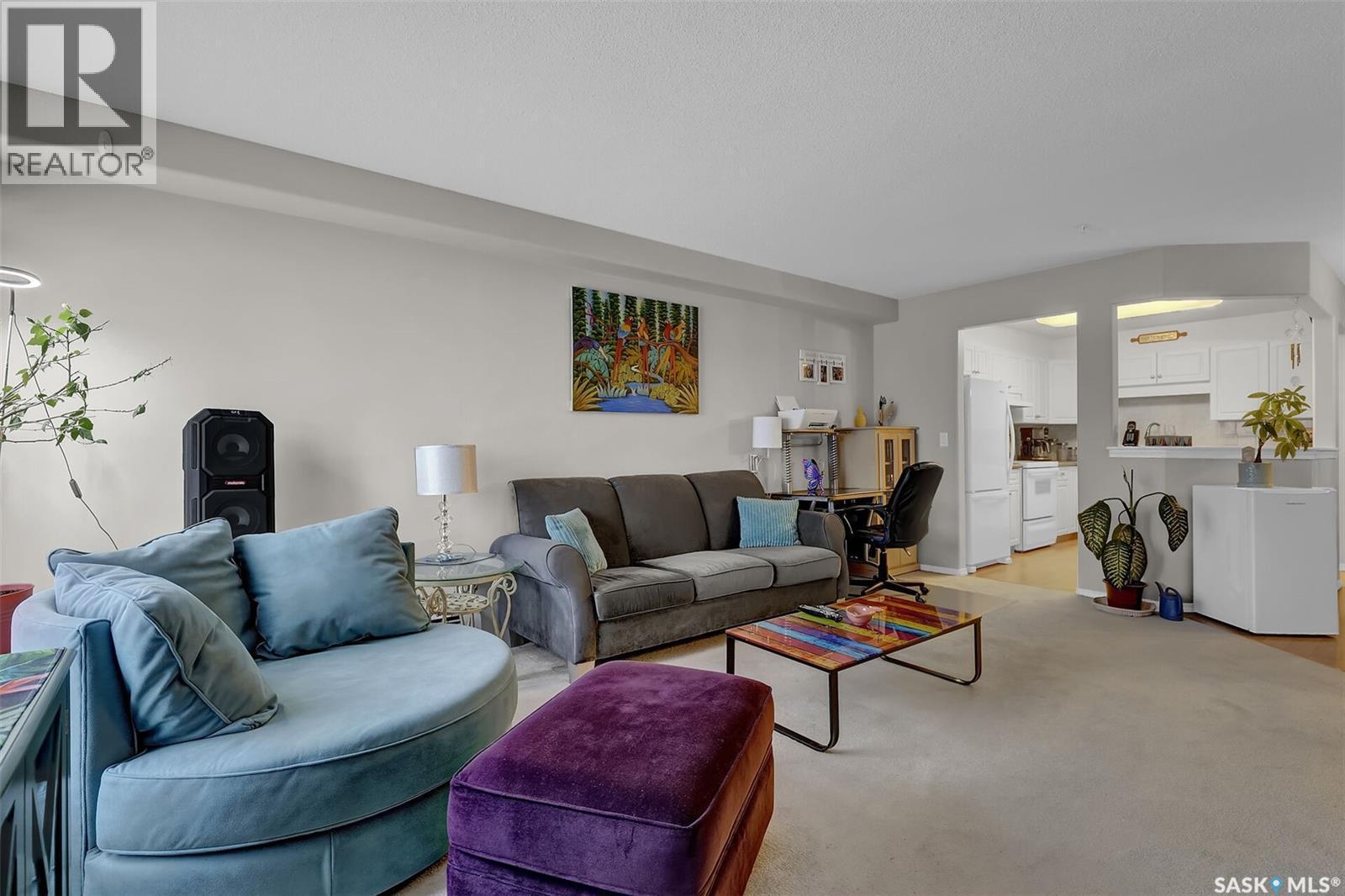 110 2300 Tell Place, Regina, SK - Indoor Photo Showing Living Room