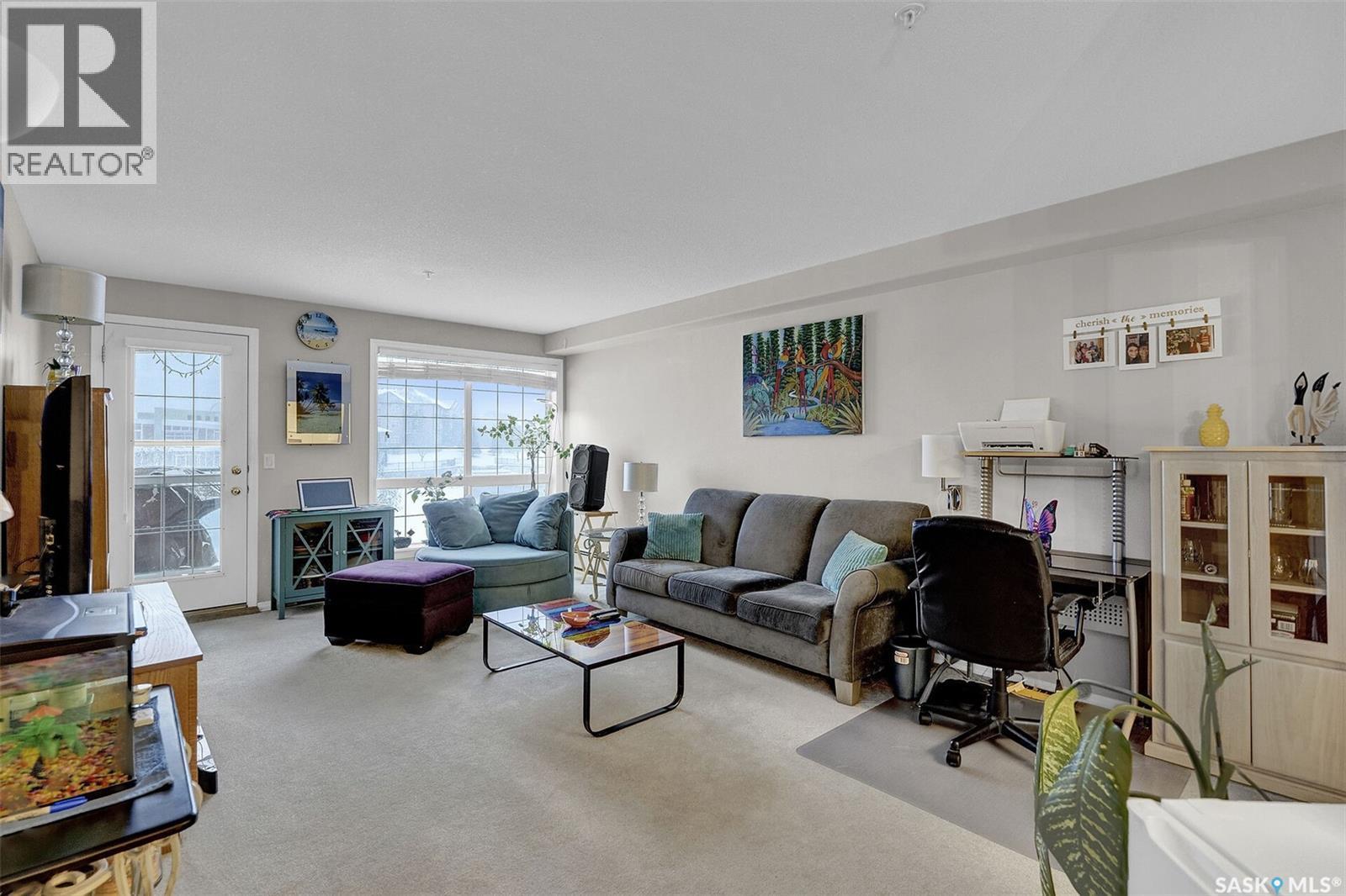 110 2300 Tell Place, Regina, SK - Indoor Photo Showing Living Room