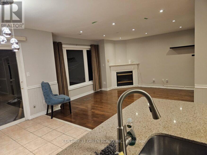 Main & 2Nd Floor - 3299 Cactus Gate, Mississauga, ON - Indoor With Fireplace