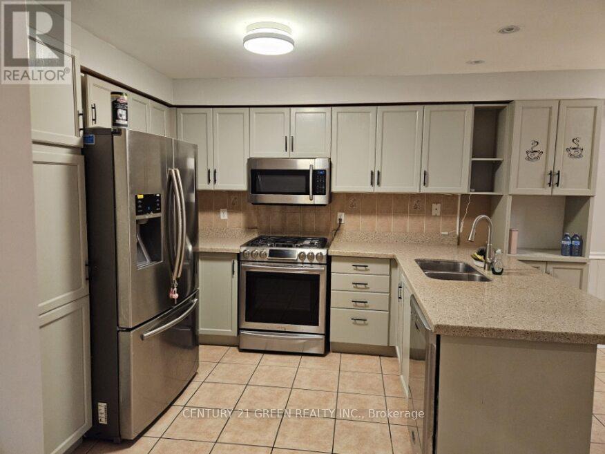 Main & 2Nd Floor - 3299 Cactus Gate, Mississauga, ON - Indoor Photo Showing Kitchen With Double Sink