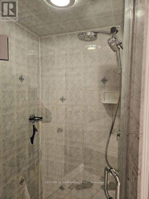 Main & 2Nd Floor - 3299 Cactus Gate, Mississauga, ON - Indoor Photo Showing Bathroom