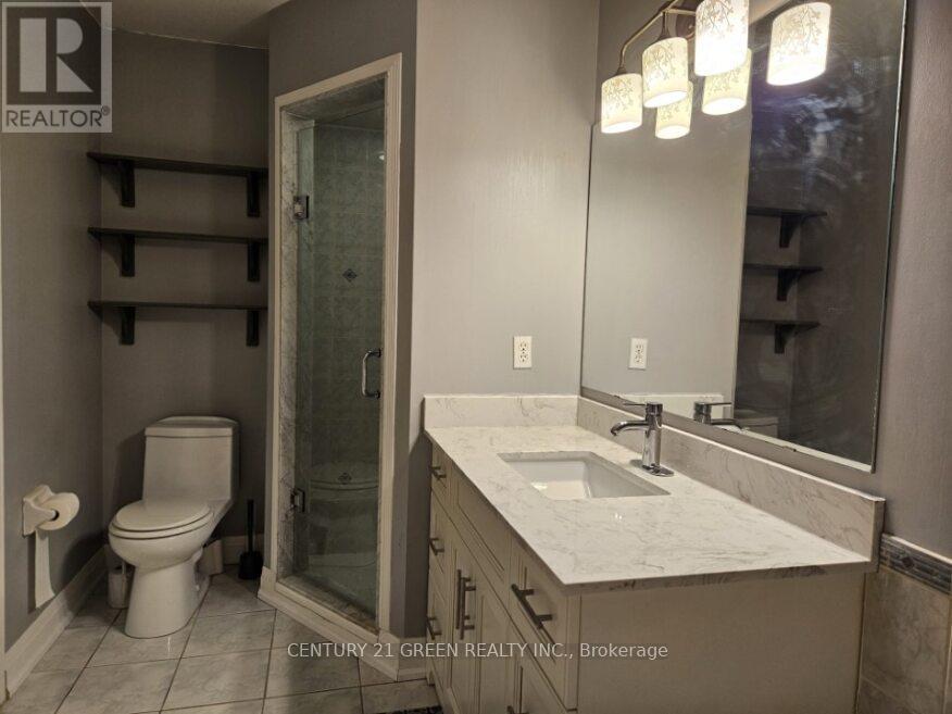 Main & 2Nd Floor - 3299 Cactus Gate, Mississauga, ON - Indoor Photo Showing Bathroom