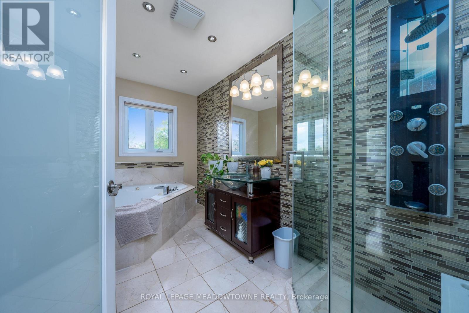 1 Cassidy Lane, Caledon, ON - Indoor Photo Showing Bathroom