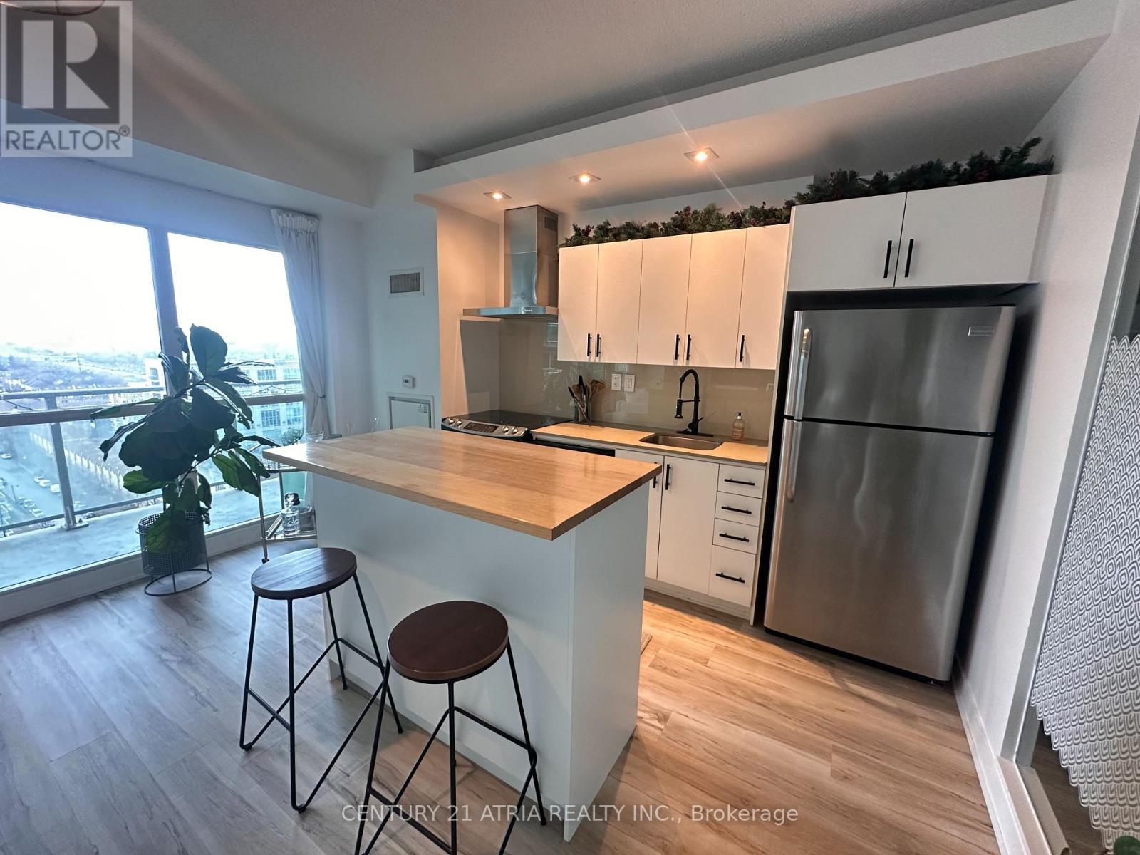 1731 - 165 Legion Road N, Toronto, ON - Indoor Photo Showing Kitchen With Stainless Steel Kitchen