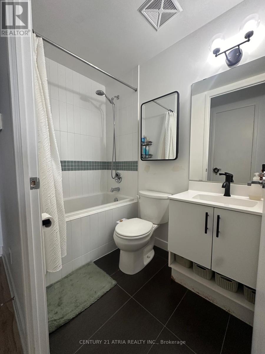 1731 - 165 Legion Road N, Toronto, ON - Indoor Photo Showing Bathroom