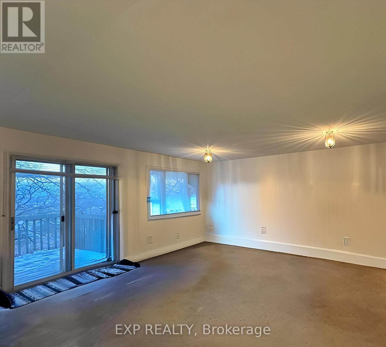 27 Venn Crescent, Toronto, ON - Indoor Photo Showing Other Room