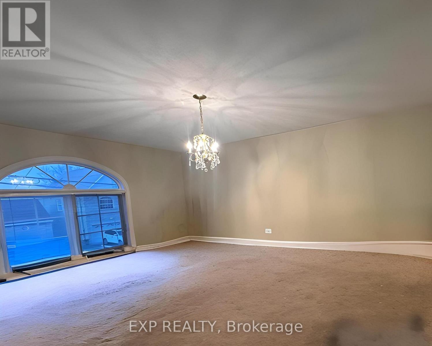 27 Venn Crescent, Toronto, ON - Indoor Photo Showing Other Room