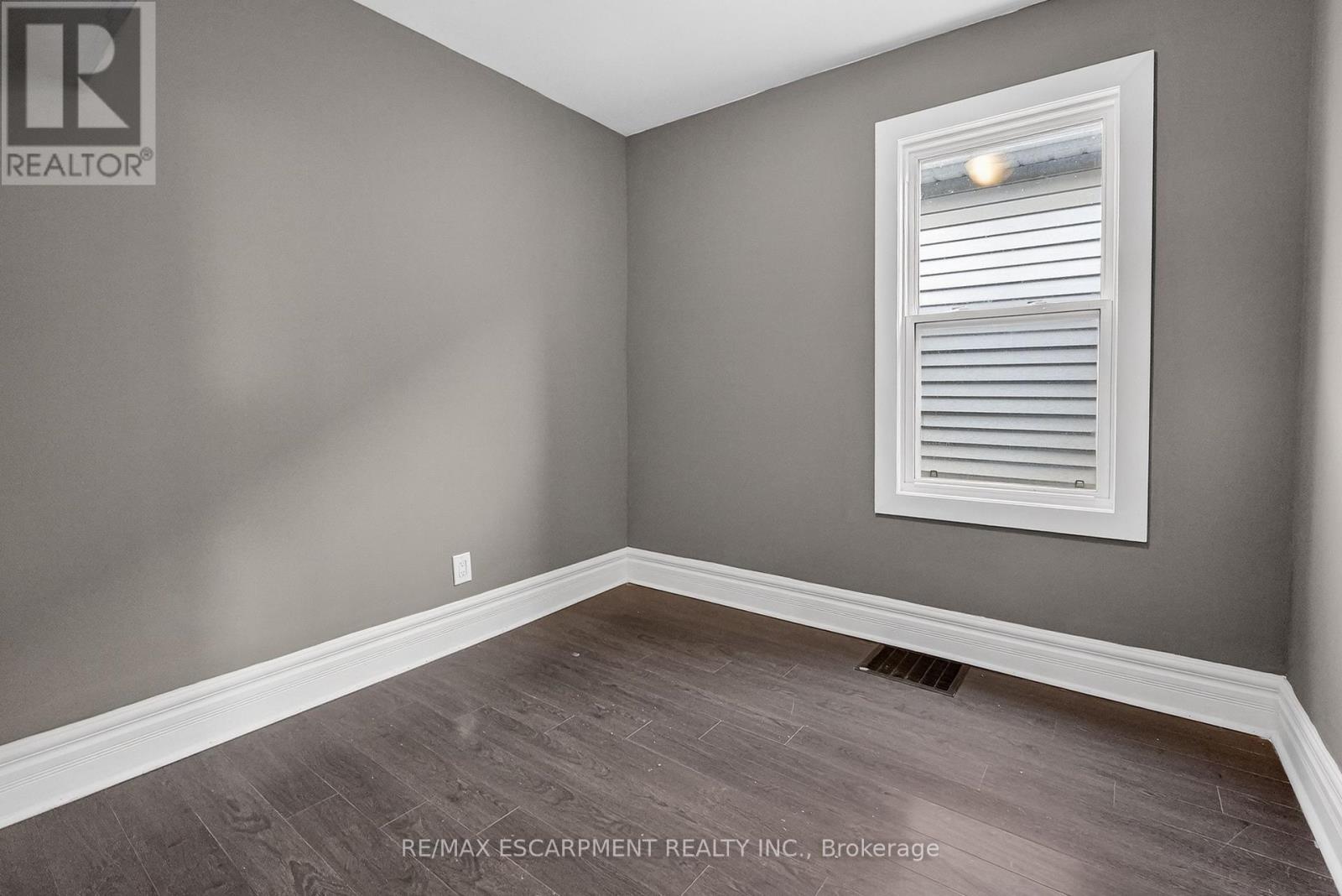 49 Allan Avenue, Hamilton, ON - Indoor Photo Showing Other Room