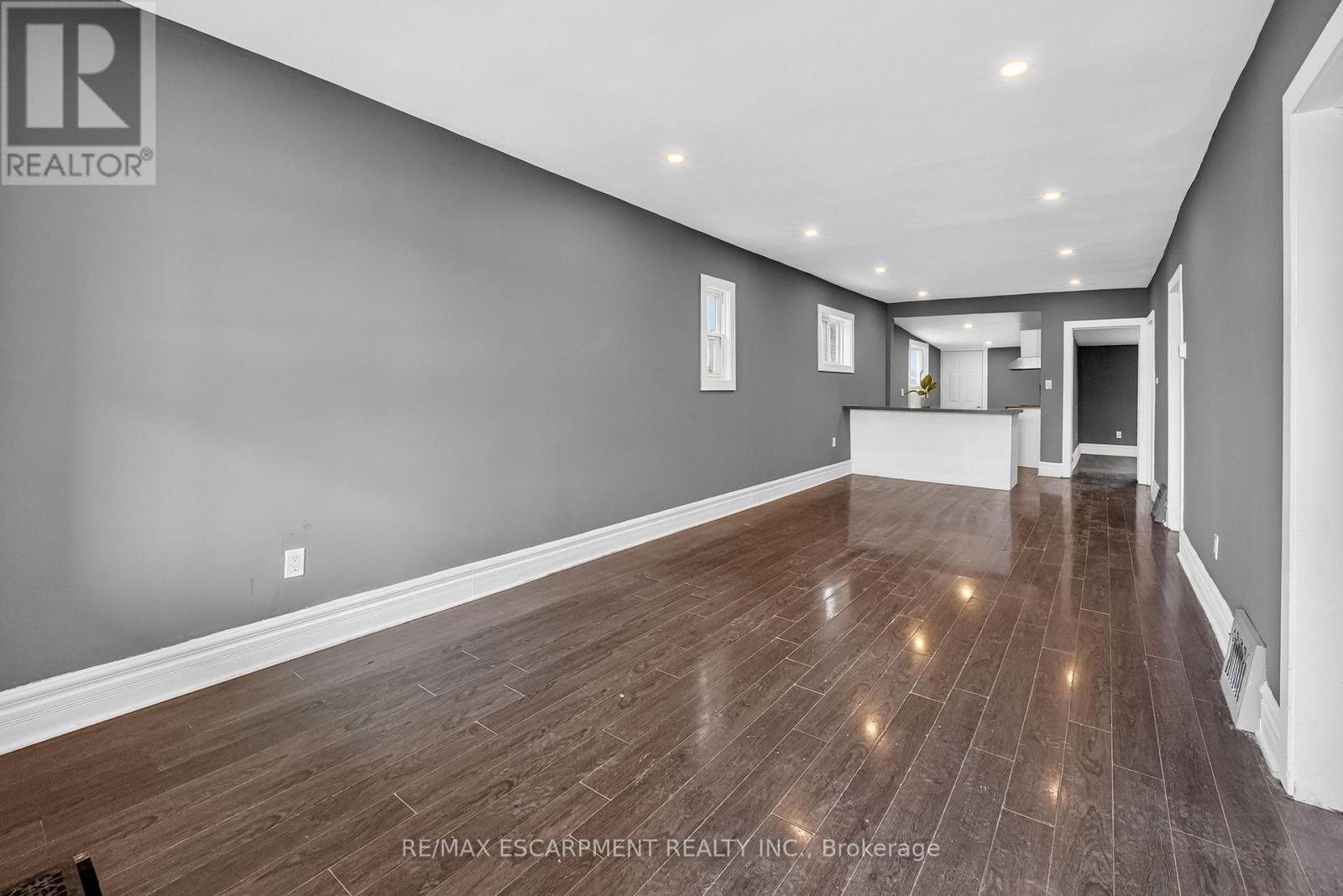 49 Allan Avenue, Hamilton, ON - Indoor Photo Showing Other Room