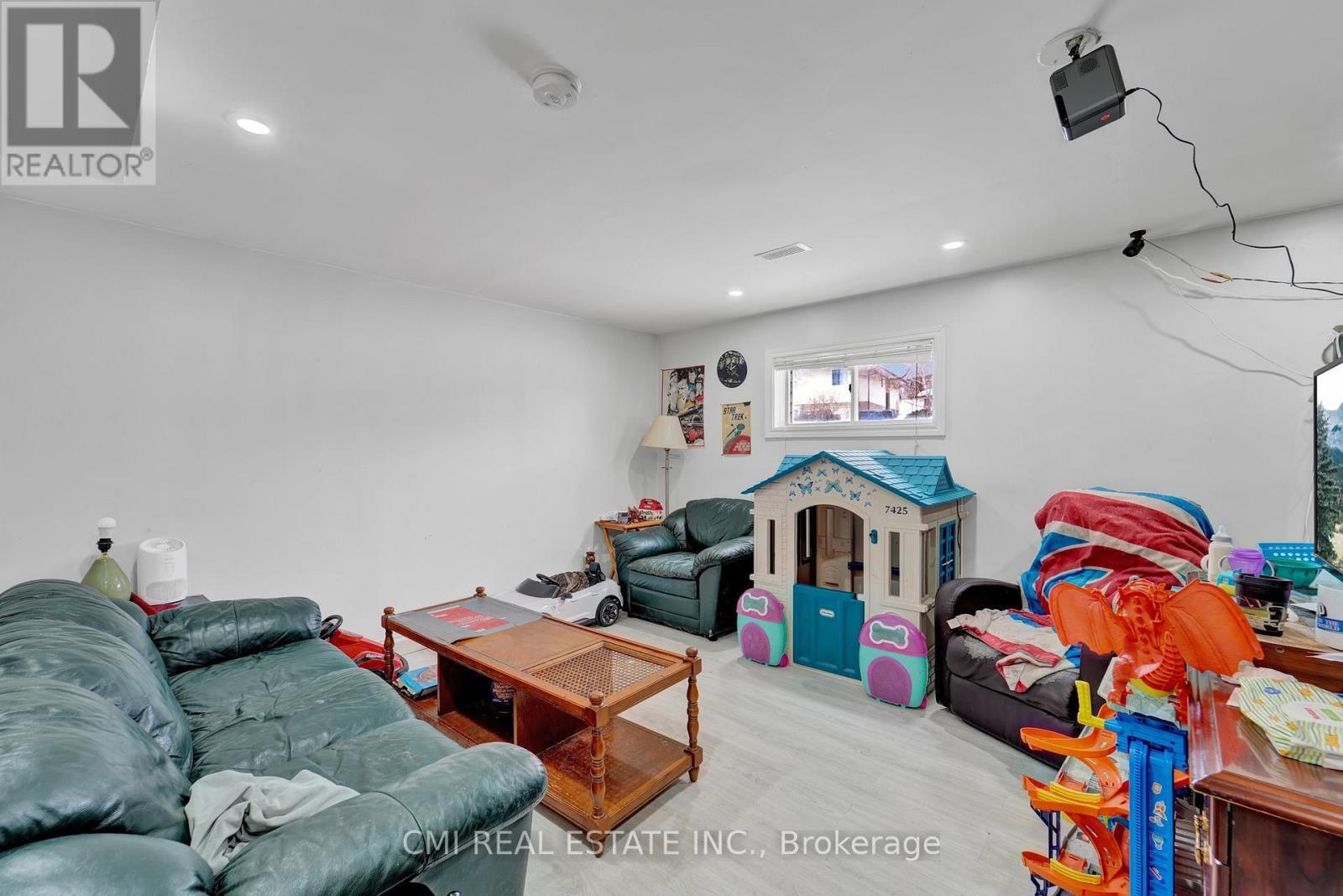 1337 Tudor Crescent, Peterborough, ON - Indoor