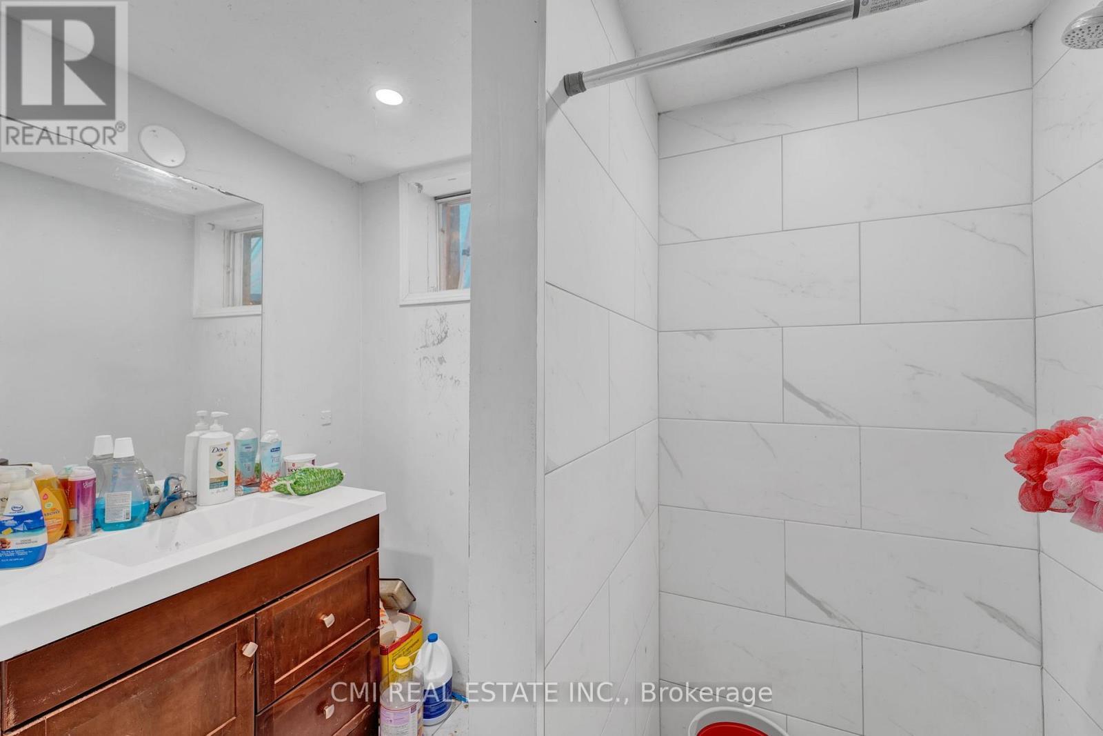 1337 Tudor Crescent, Peterborough, ON - Indoor Photo Showing Bathroom