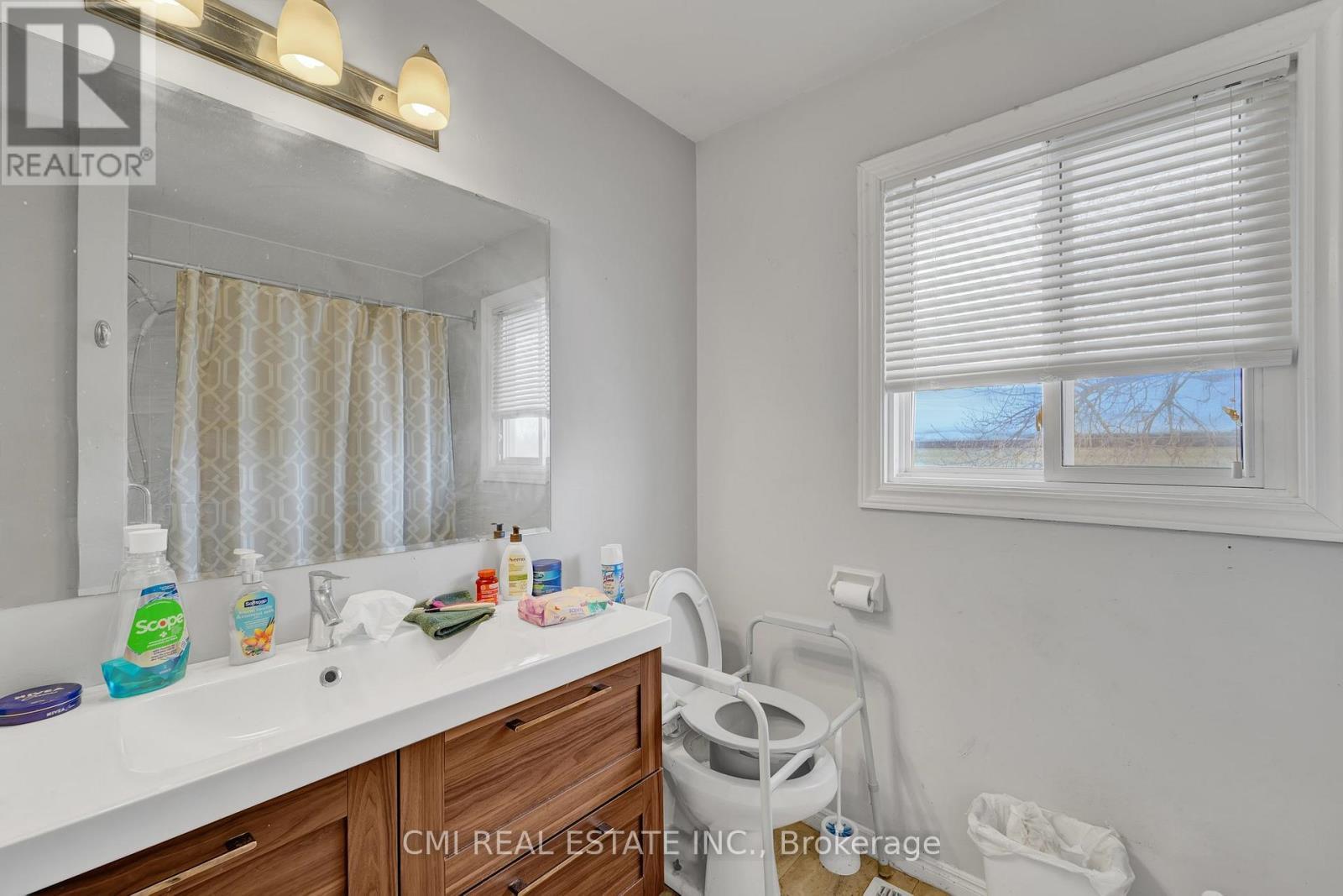 1337 Tudor Crescent, Peterborough, ON - Indoor Photo Showing Bathroom