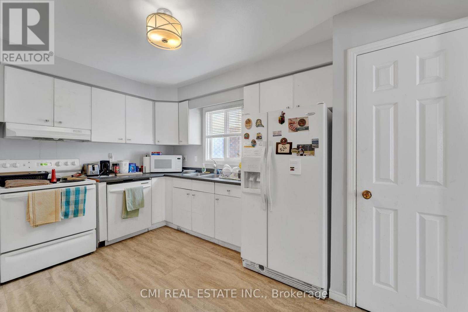 1337 Tudor Crescent, Peterborough, ON - Indoor Photo Showing Kitchen