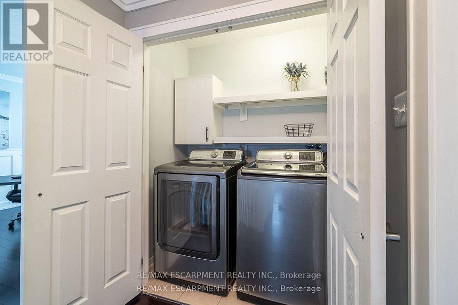141 Voyager Pass, Hamilton, ON - Indoor Photo Showing Laundry Room
