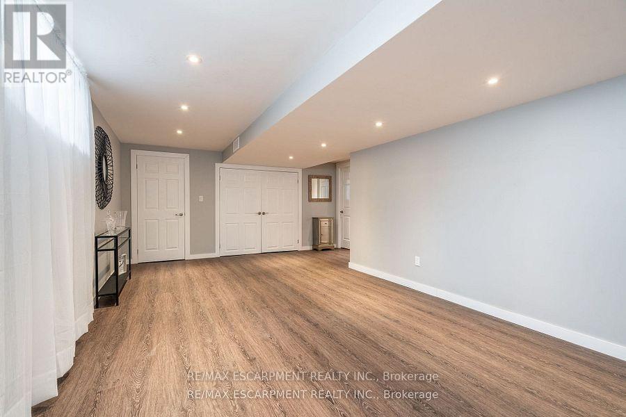 141 Voyager Pass, Hamilton, ON - Indoor Photo Showing Other Room