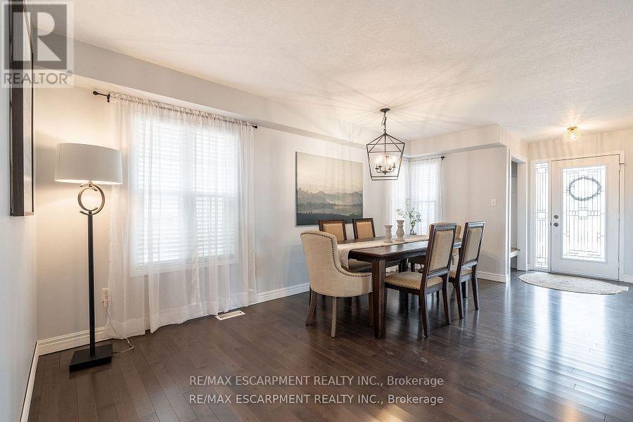 141 Voyager Pass, Hamilton, ON - Indoor Photo Showing Dining Room