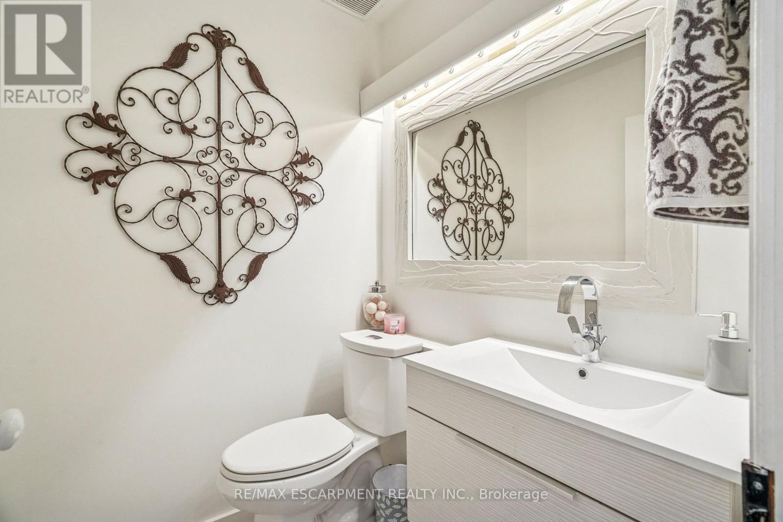 144 Carmichael Crescent, Blue Mountains, ON - Indoor Photo Showing Bathroom