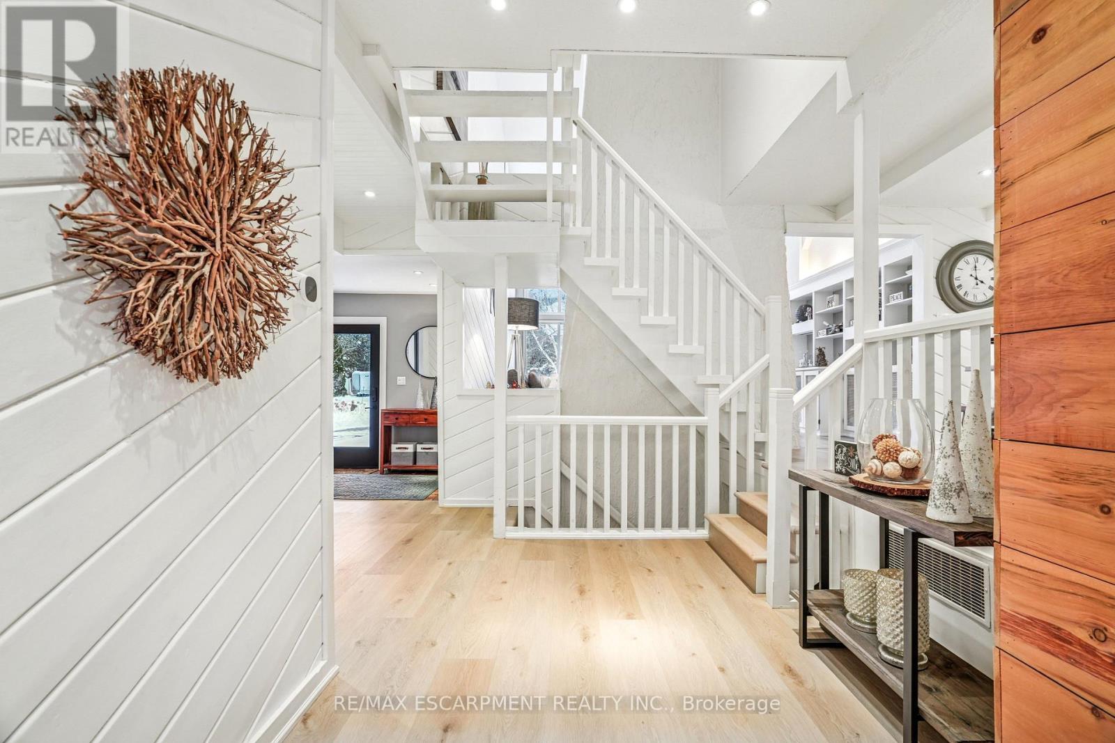 144 Carmichael Crescent, Blue Mountains, ON - Indoor Photo Showing Other Room