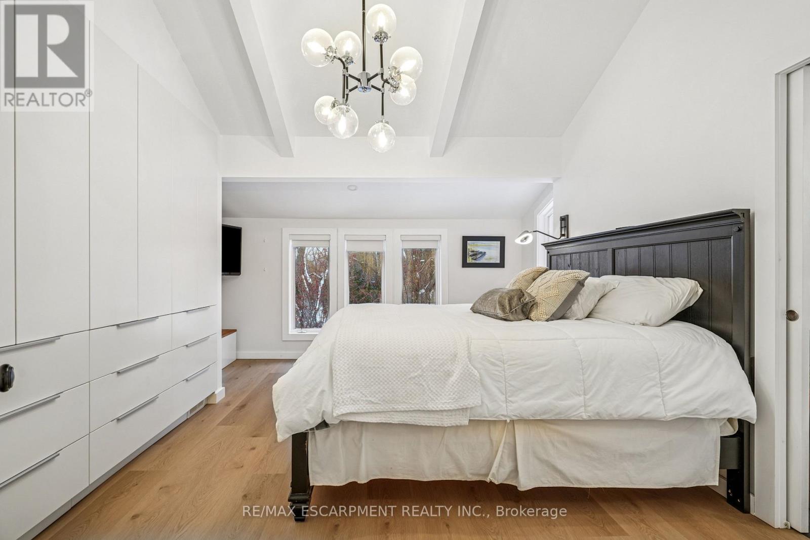144 Carmichael Crescent, Blue Mountains, ON - Indoor Photo Showing Bedroom