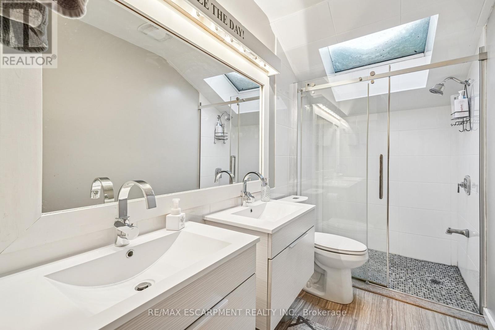 144 Carmichael Crescent, Blue Mountains, ON - Indoor Photo Showing Bathroom
