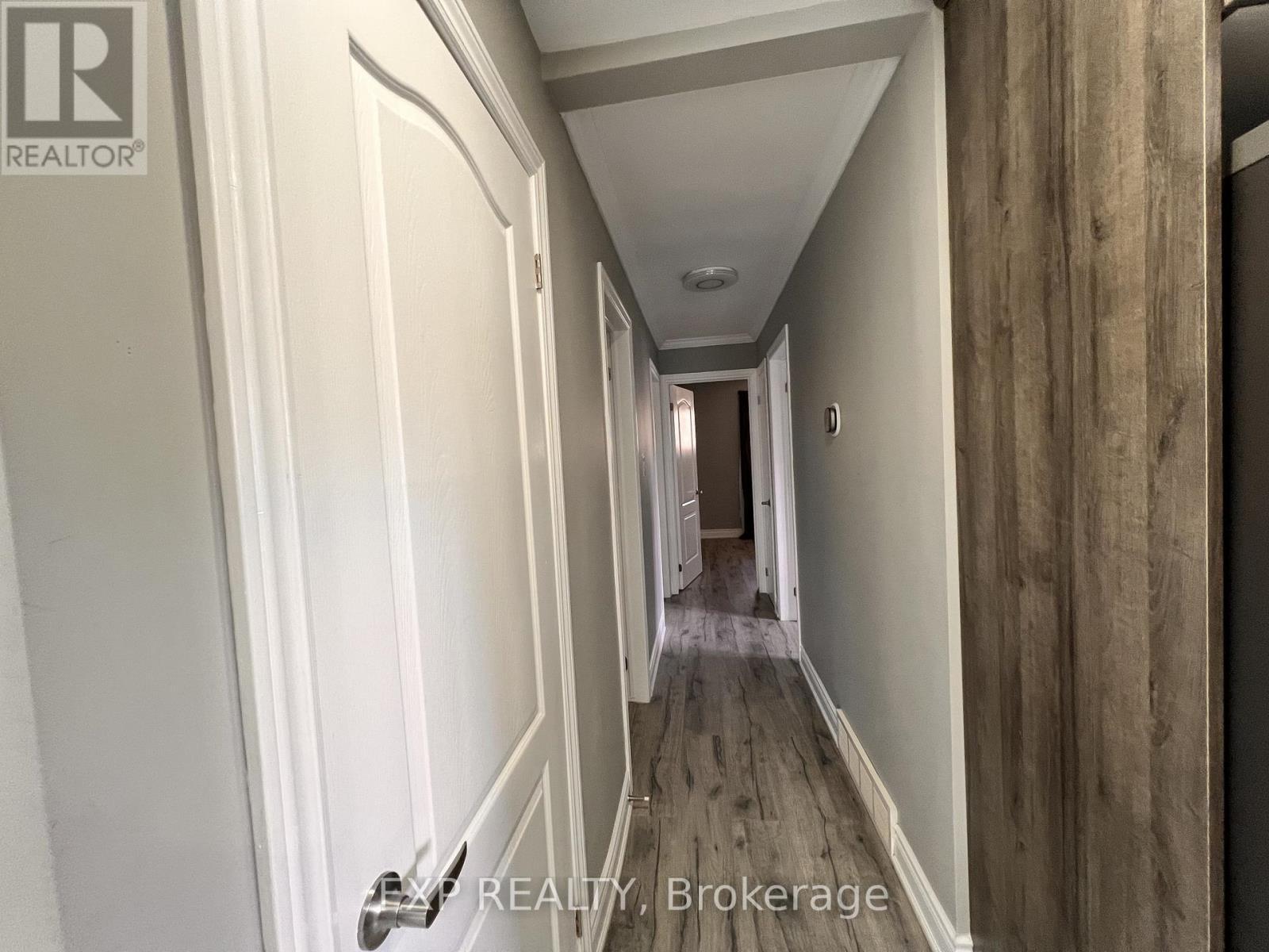 64 Gainsborough Road, Hamilton, ON - Indoor Photo Showing Other Room