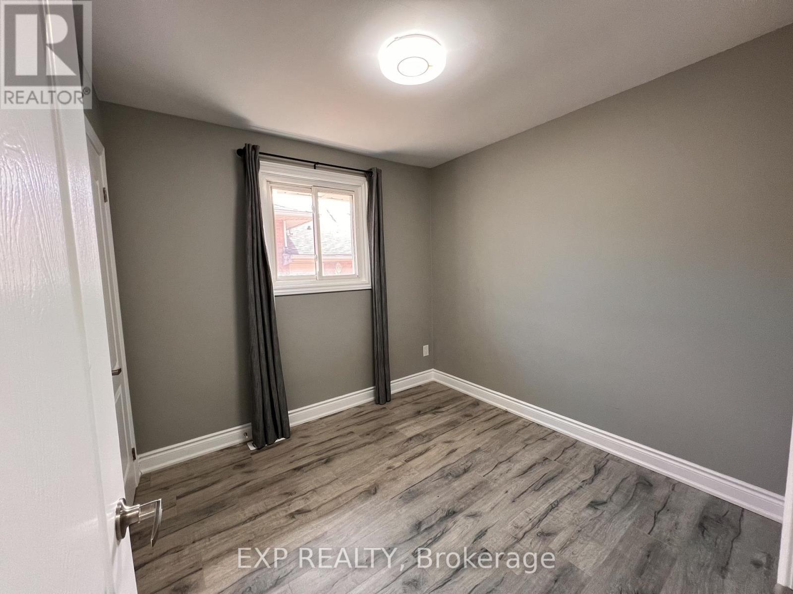 64 Gainsborough Road, Hamilton, ON - Indoor Photo Showing Other Room