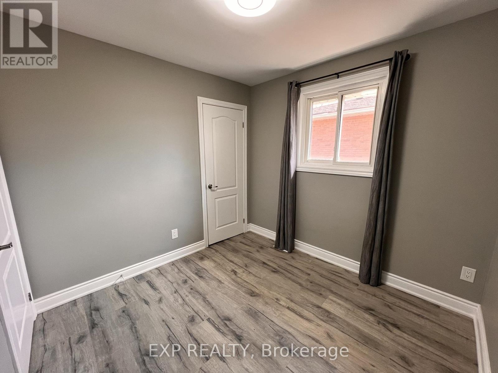 64 Gainsborough Road, Hamilton, ON - Indoor Photo Showing Other Room