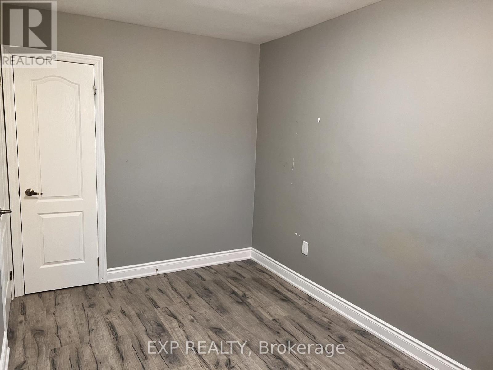 64 Gainsborough Road, Hamilton, ON - Indoor Photo Showing Other Room