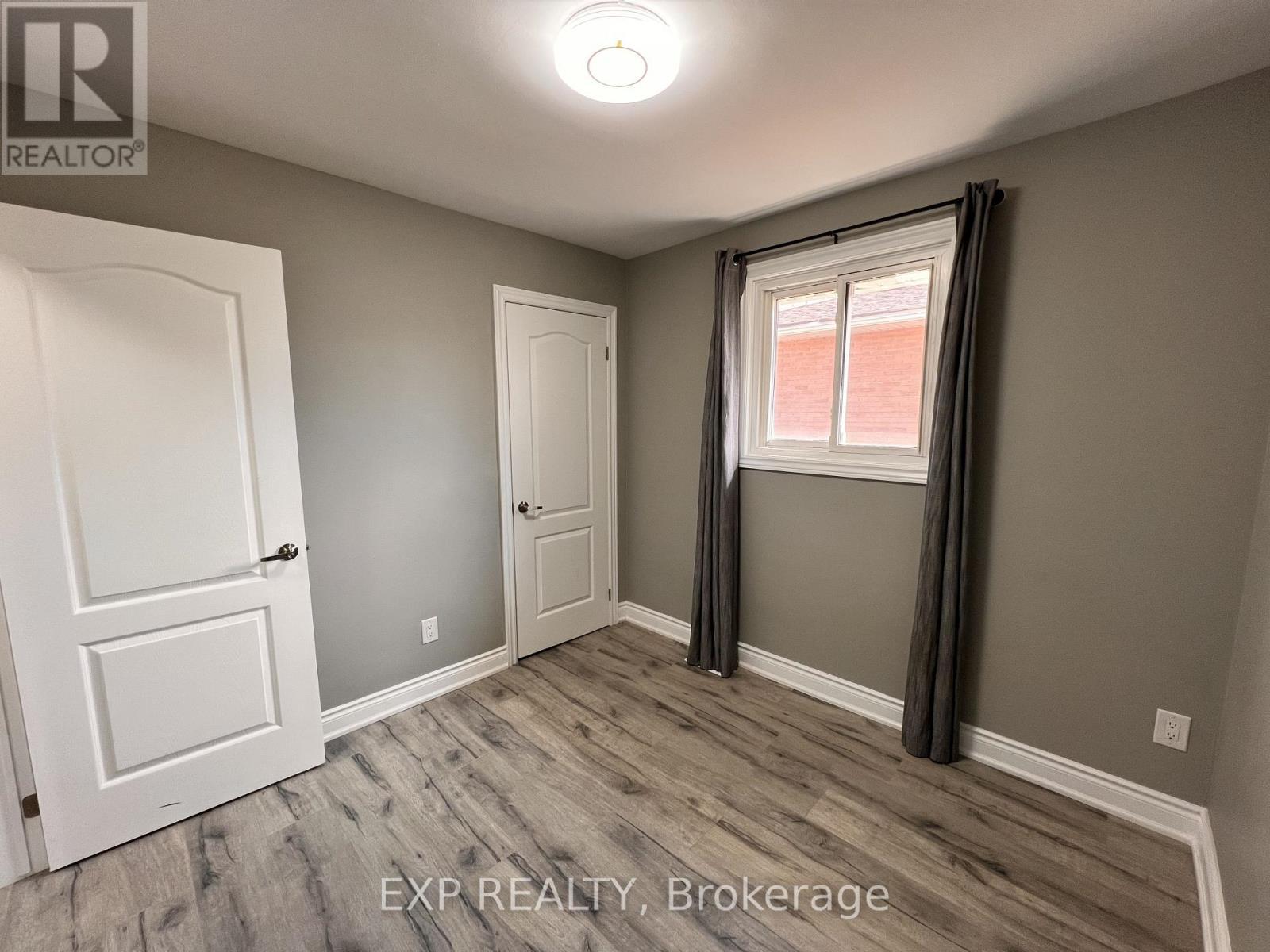 64 Gainsborough Road, Hamilton, ON - Indoor Photo Showing Other Room