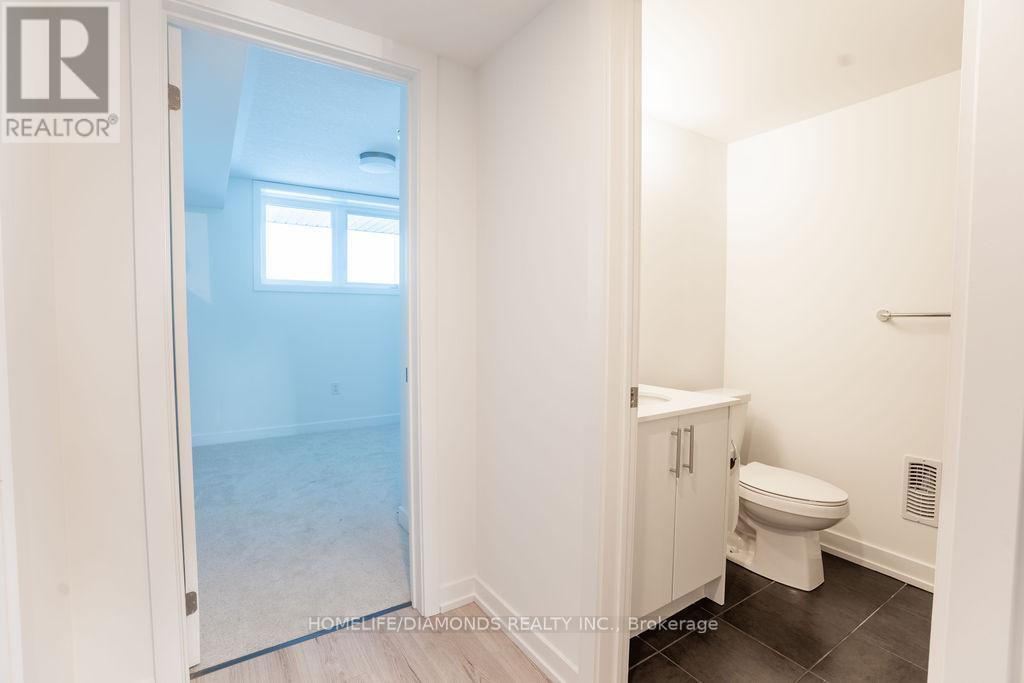 13 - 940 David Street N, Centre Wellington, ON - Indoor Photo Showing Bathroom