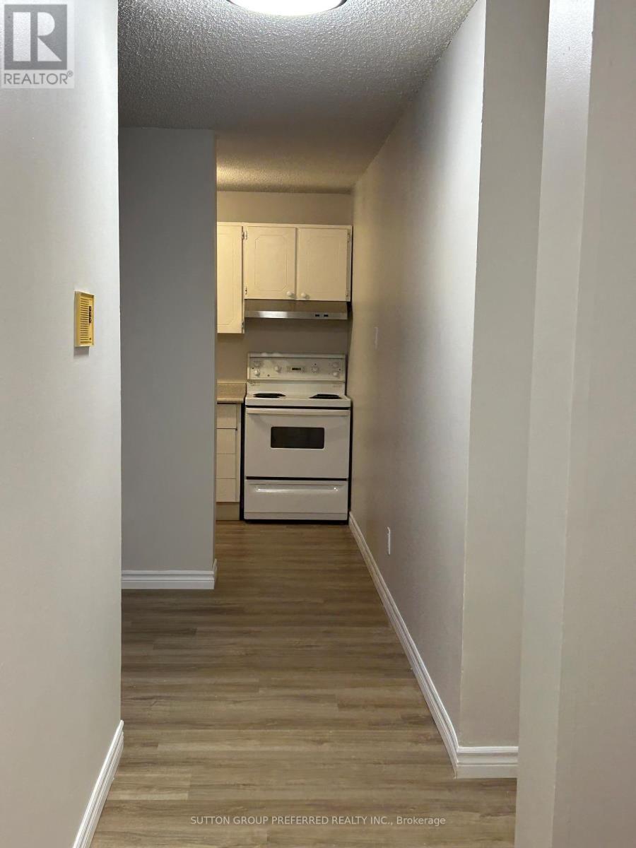 212 - 1103 Jalna Boulevard, London South (South X), ON - Indoor Photo Showing Kitchen