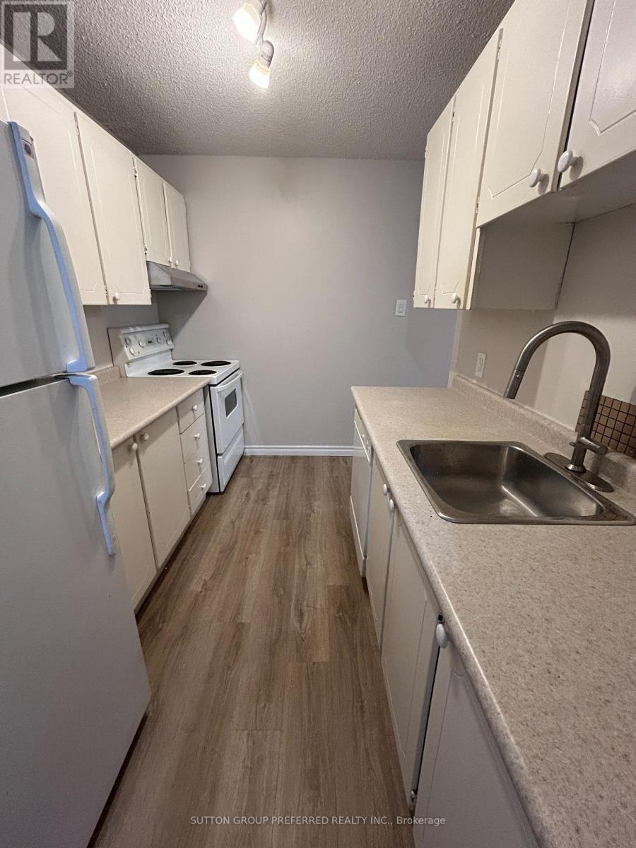 212 - 1103 Jalna Boulevard, London South (South X), ON - Indoor Photo Showing Kitchen