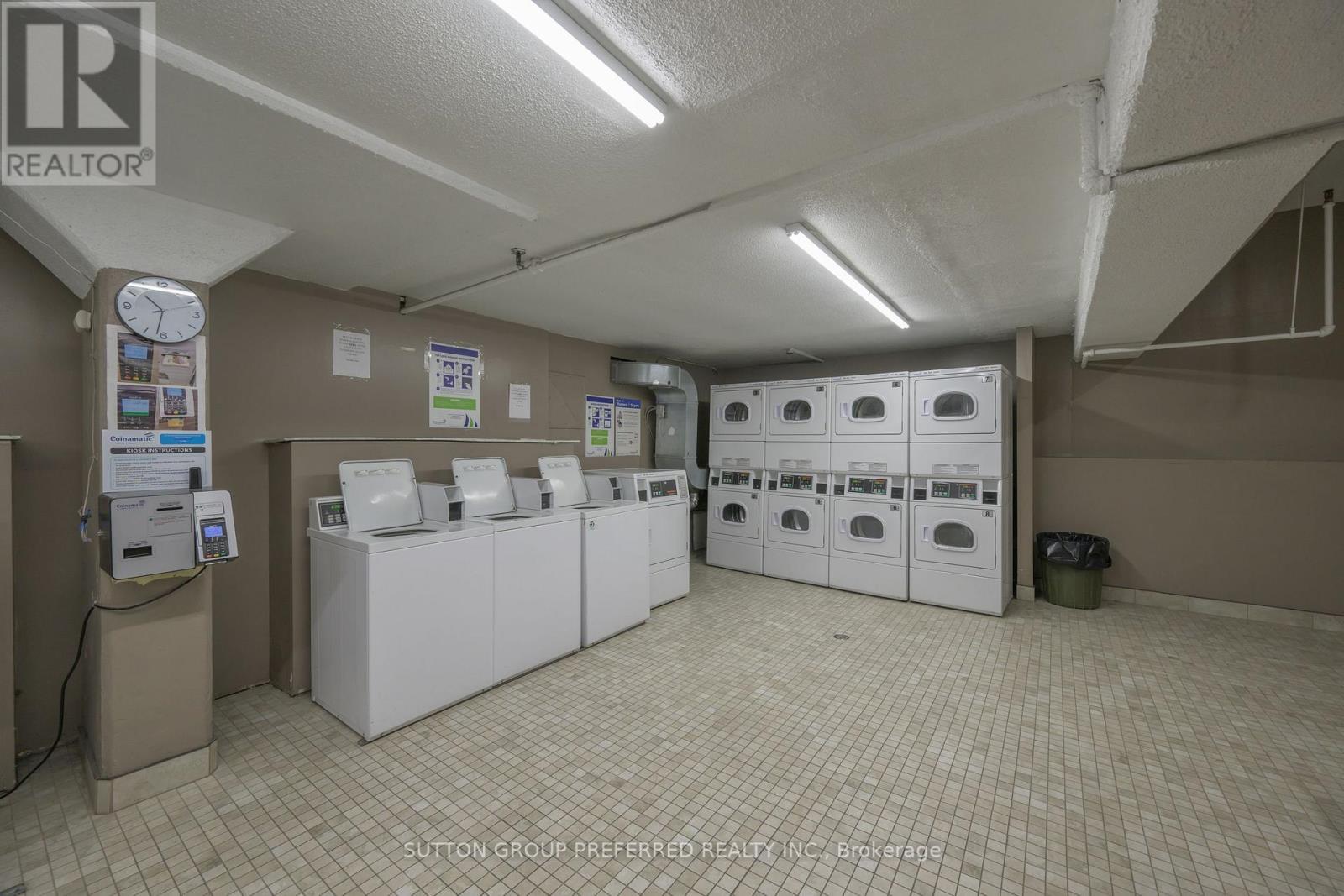 212 - 1103 Jalna Boulevard, London South (South X), ON - Indoor Photo Showing Laundry Room