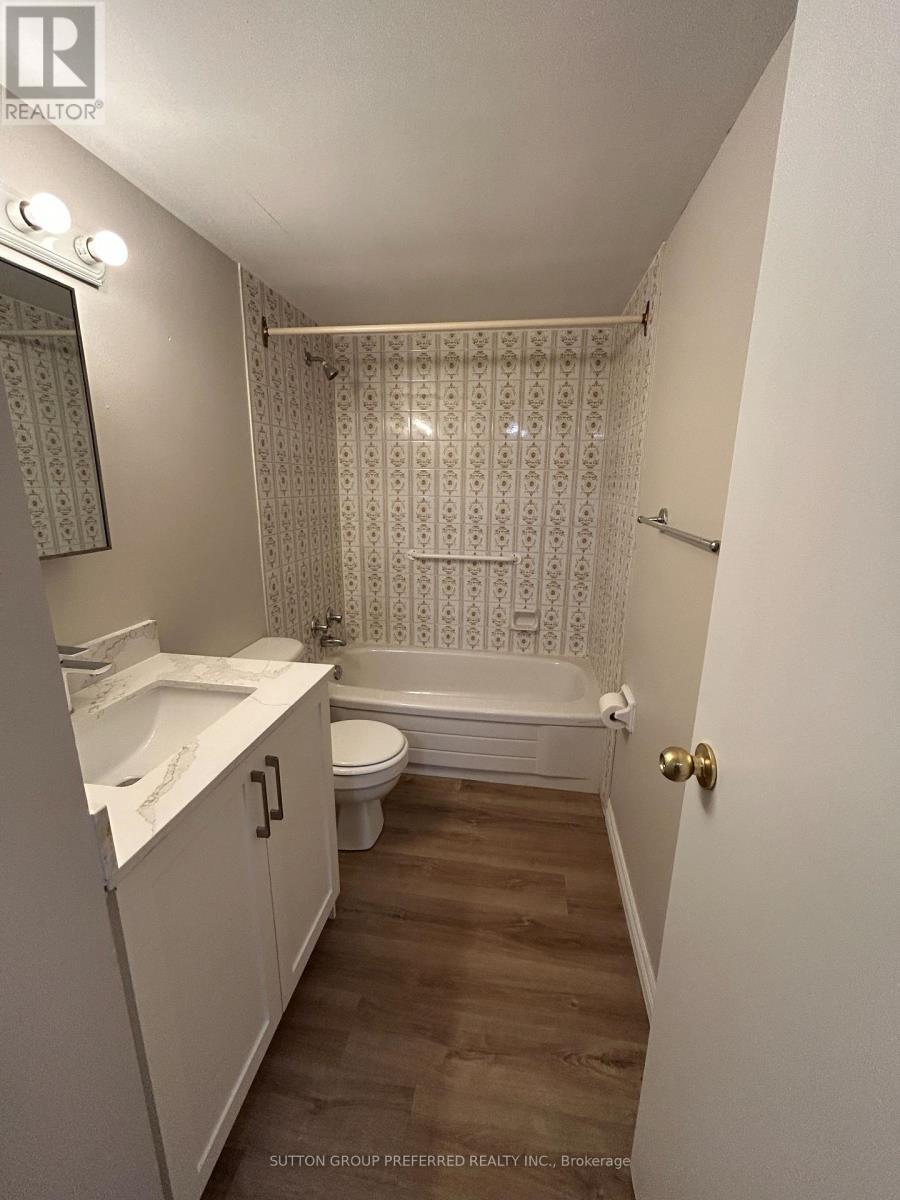 212 - 1103 Jalna Boulevard, London South (South X), ON - Indoor Photo Showing Bathroom