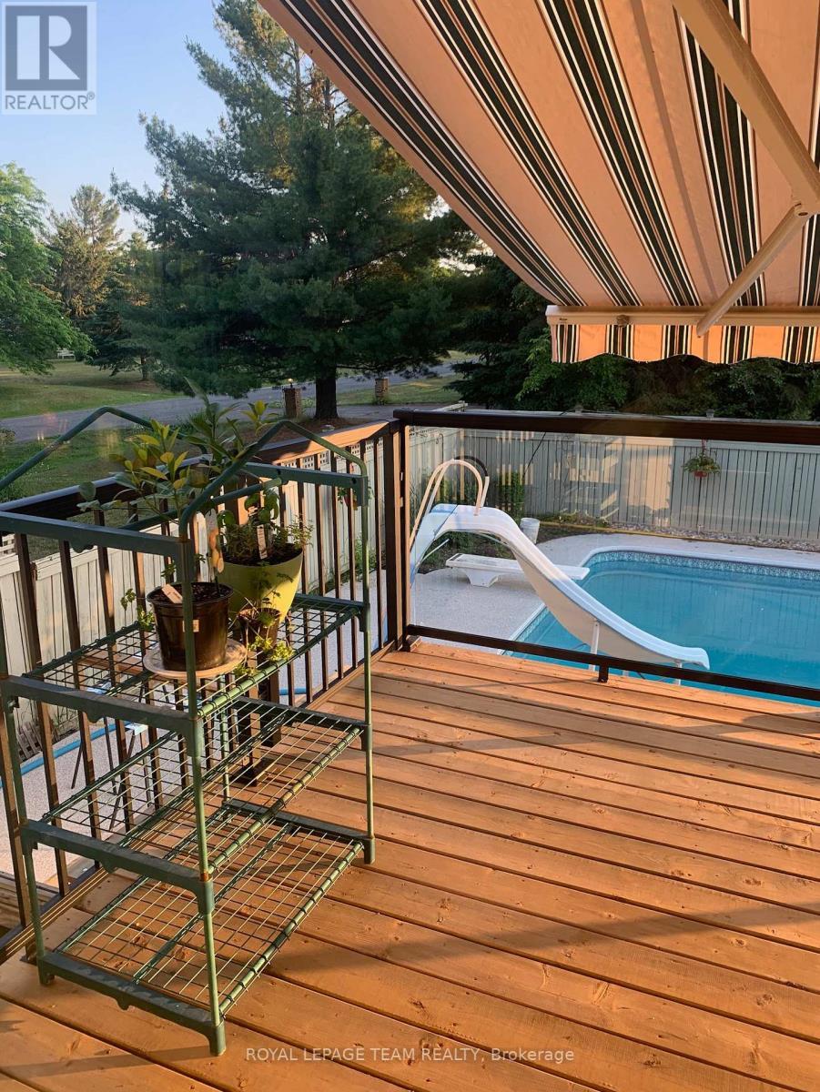 3229 Wild Cherry Drive, Ottawa, ON - Outdoor With Exterior