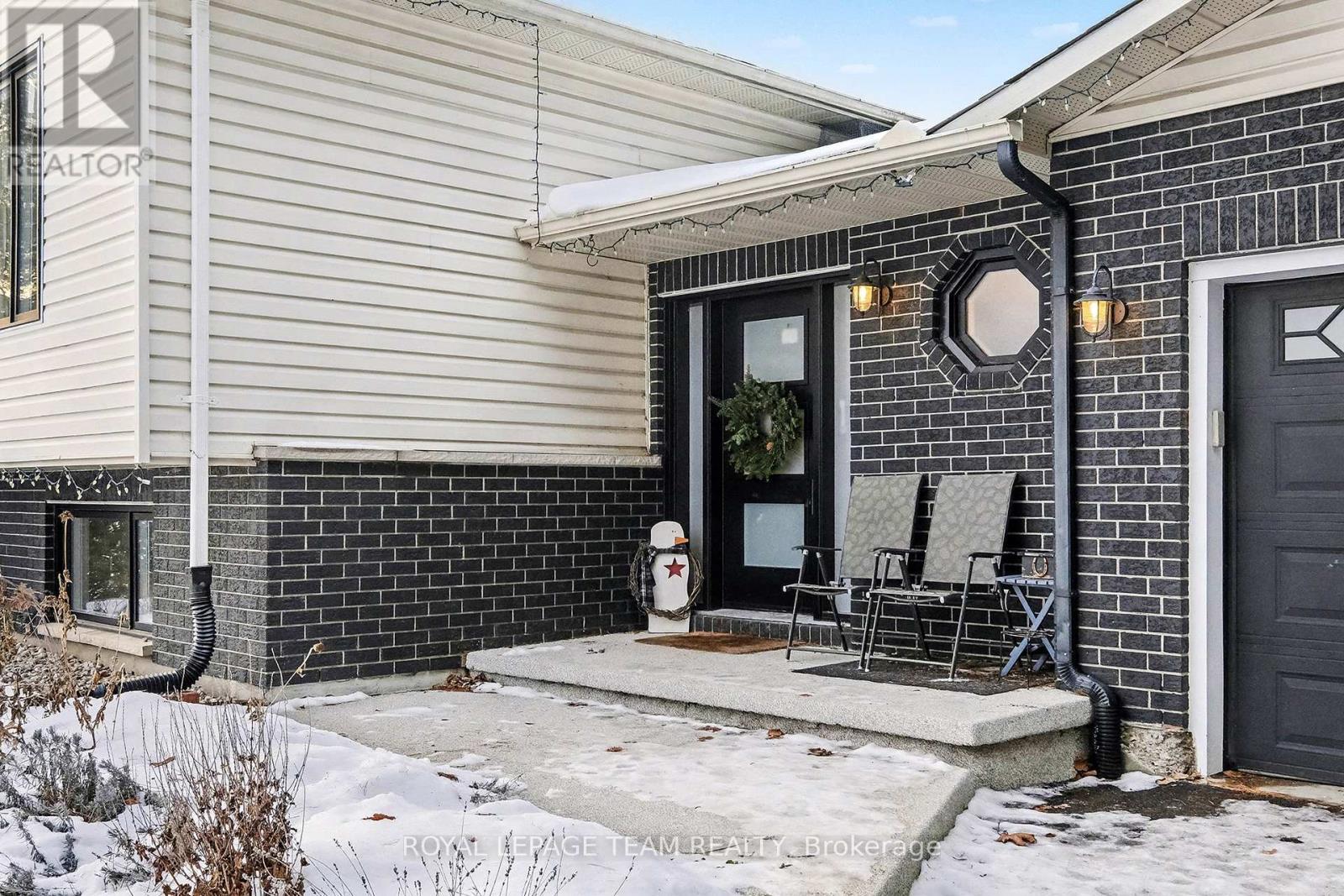 3229 Wild Cherry Drive, Ottawa, ON - Outdoor