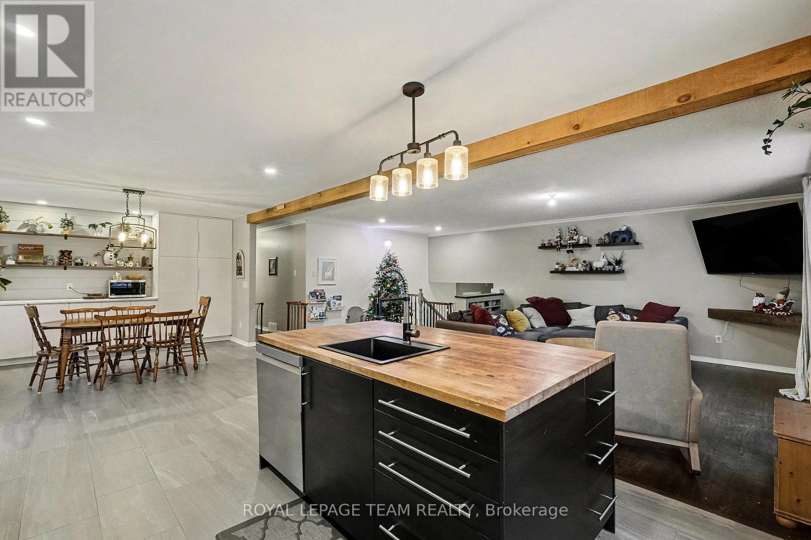 3229 Wild Cherry Drive, Ottawa, ON - Indoor