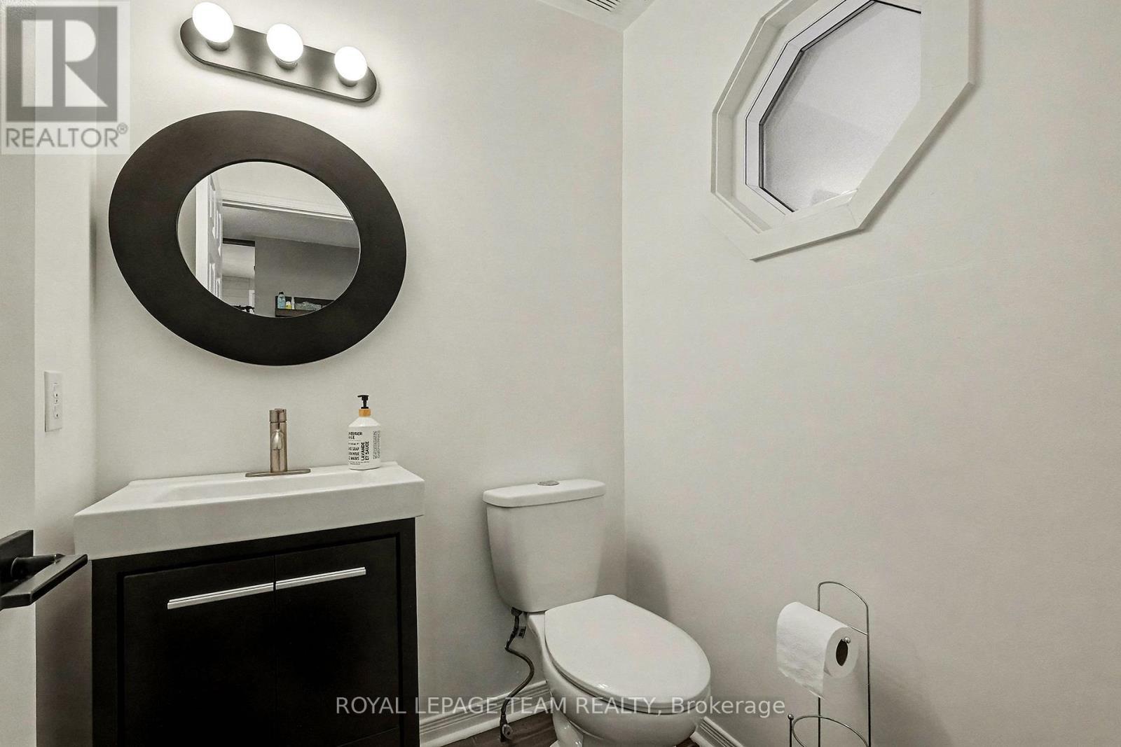3229 Wild Cherry Drive, Ottawa, ON - Indoor Photo Showing Bathroom