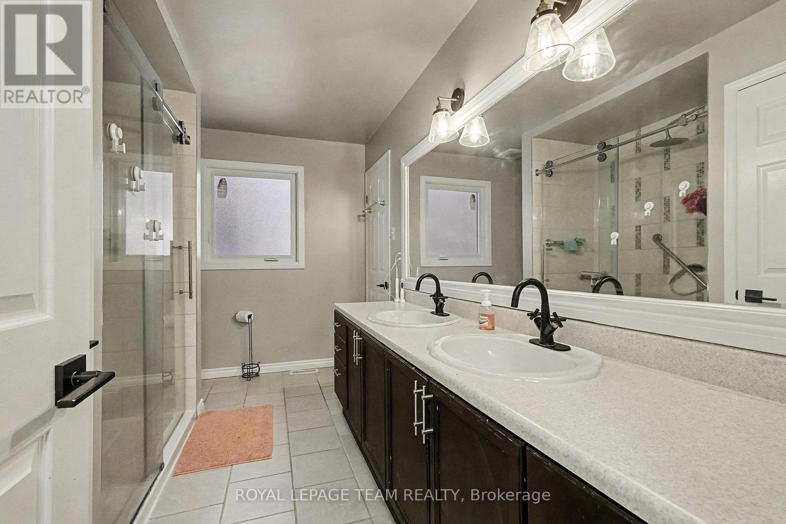 3229 Wild Cherry Drive, Ottawa, ON - Indoor Photo Showing Bathroom