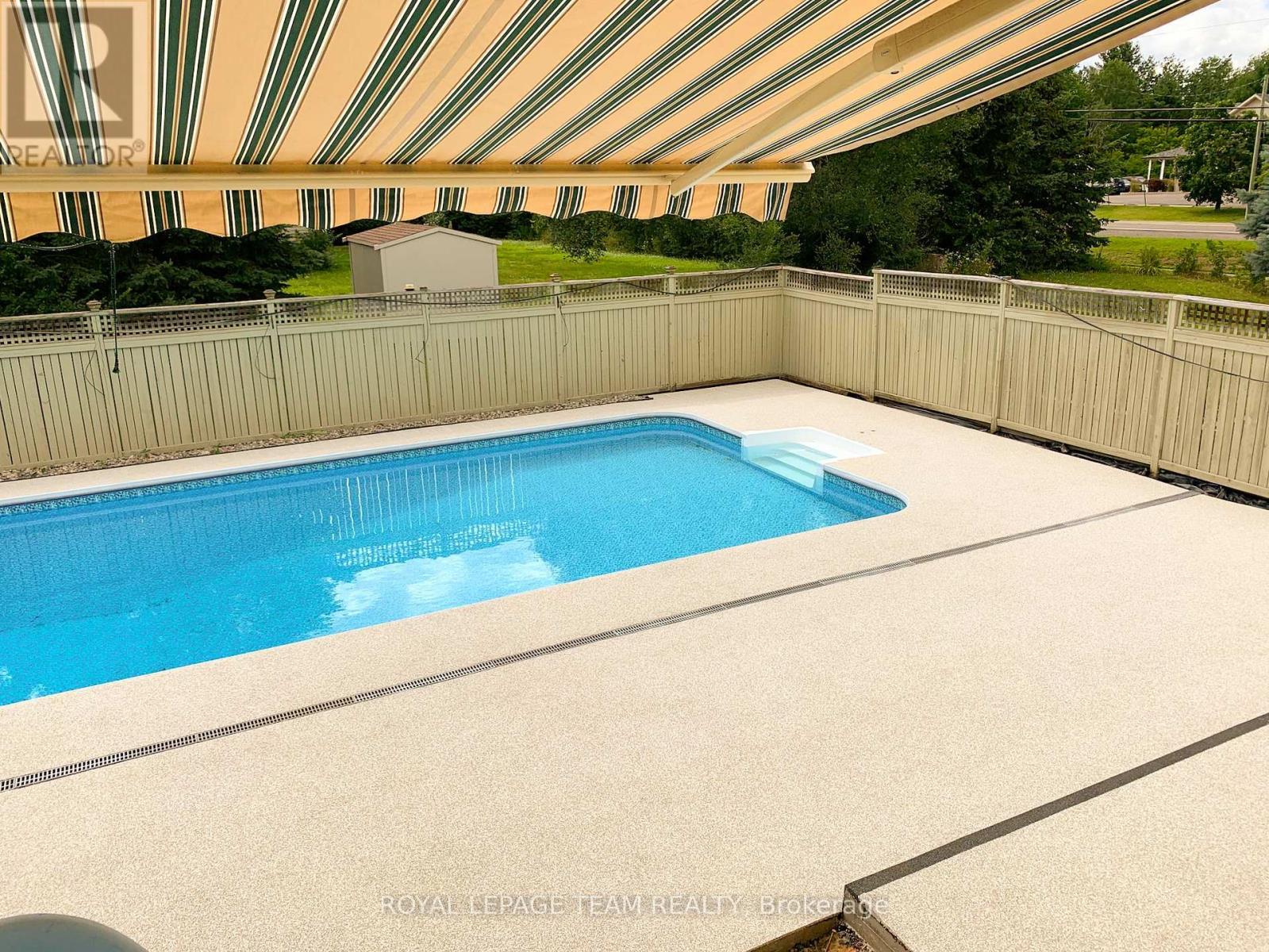 3229 Wild Cherry Drive, Ottawa, ON - Outdoor With In Ground Pool