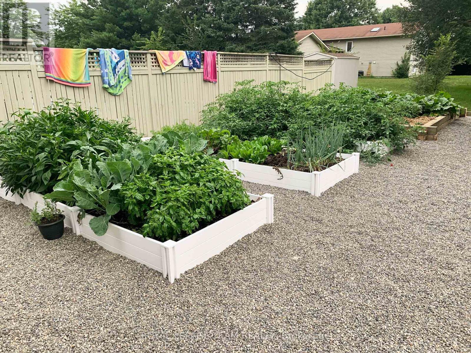 3229 Wild Cherry Drive, Ottawa, ON - Outdoor