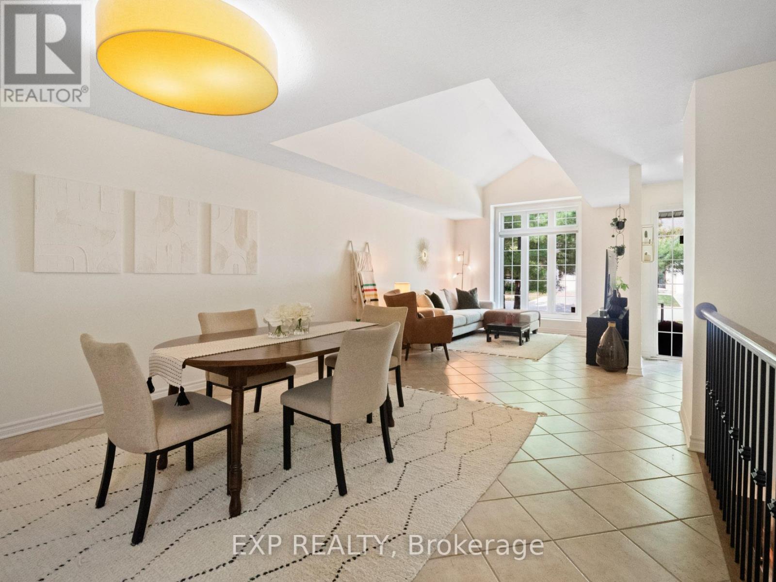 23 - 3241 Montrose Road, Niagara Falls (Mt. Carmel), ON - Indoor Photo Showing Dining Room