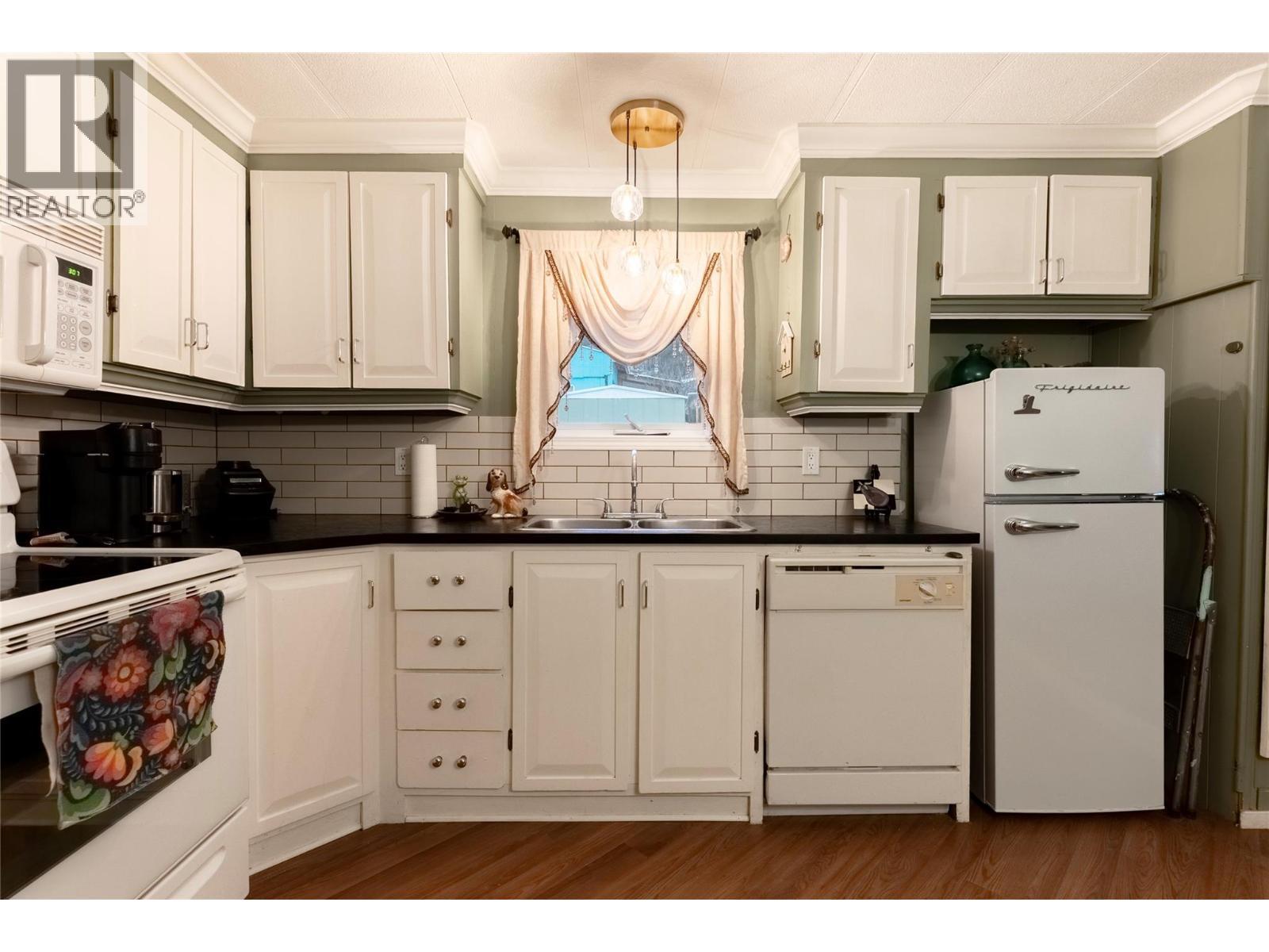 2 Topaz Crescent, Logan Lake, BC