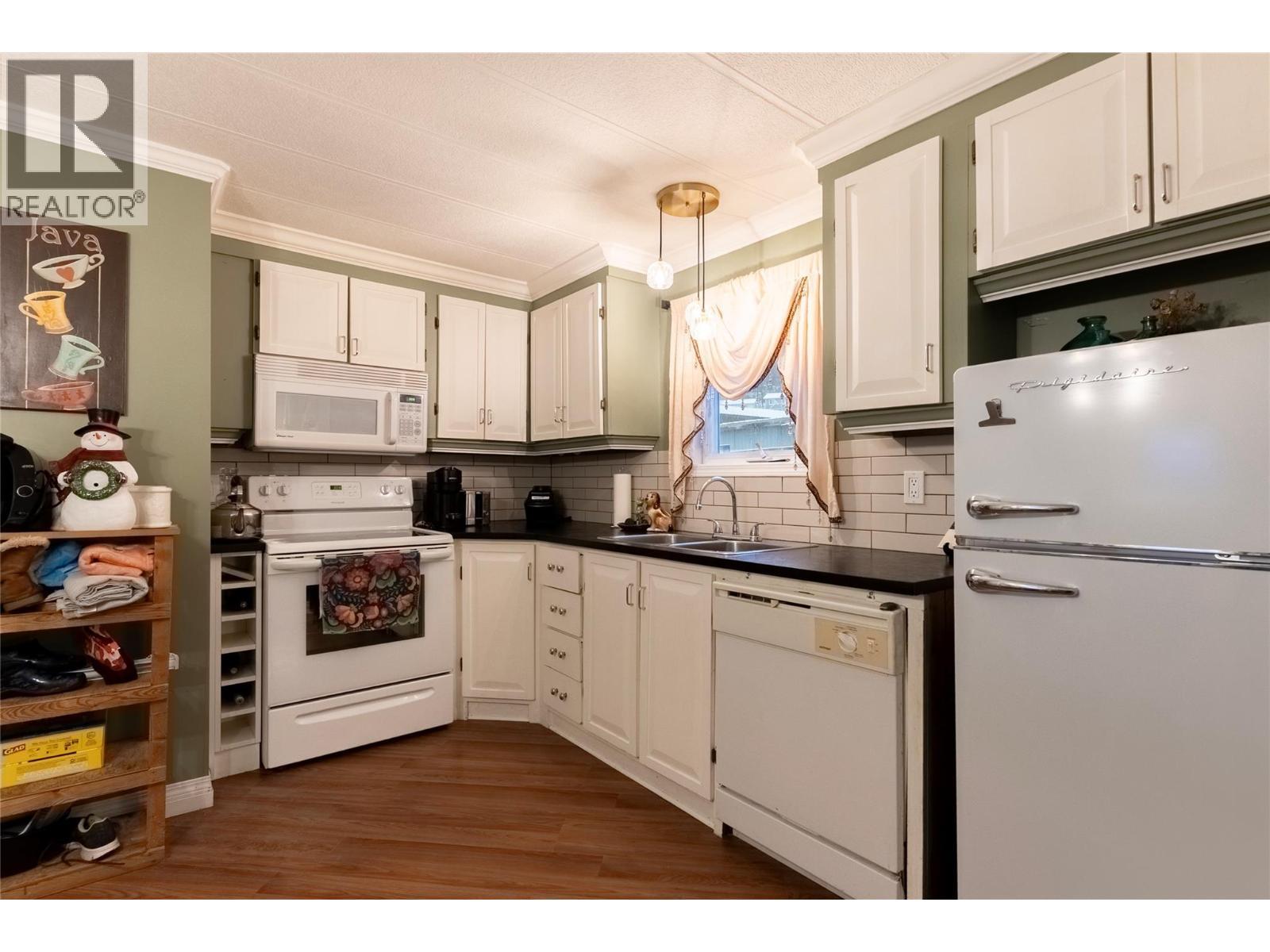 2 Topaz Crescent, Logan Lake, BC