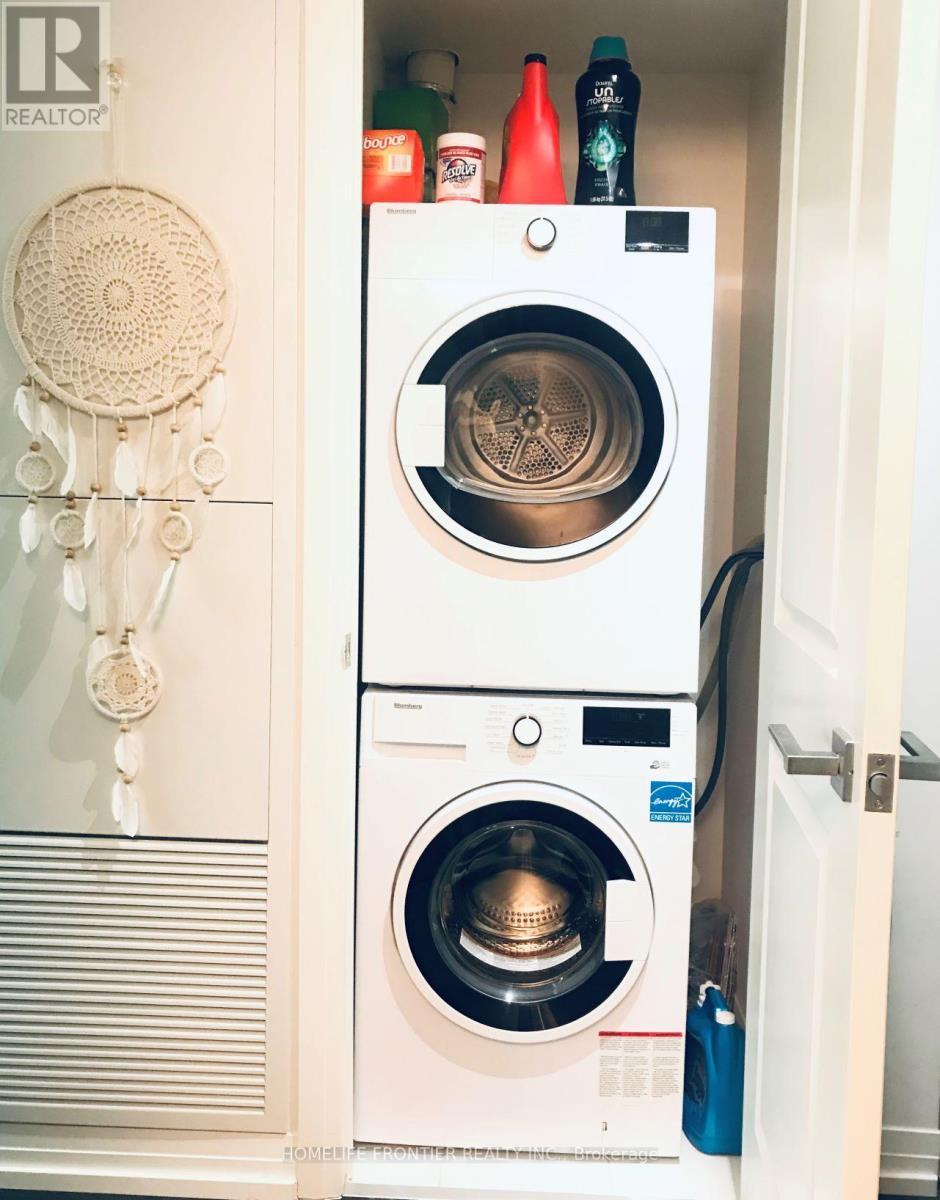 3504 - 251 Jarvis Street, Toronto, ON - Indoor Photo Showing Laundry Room
