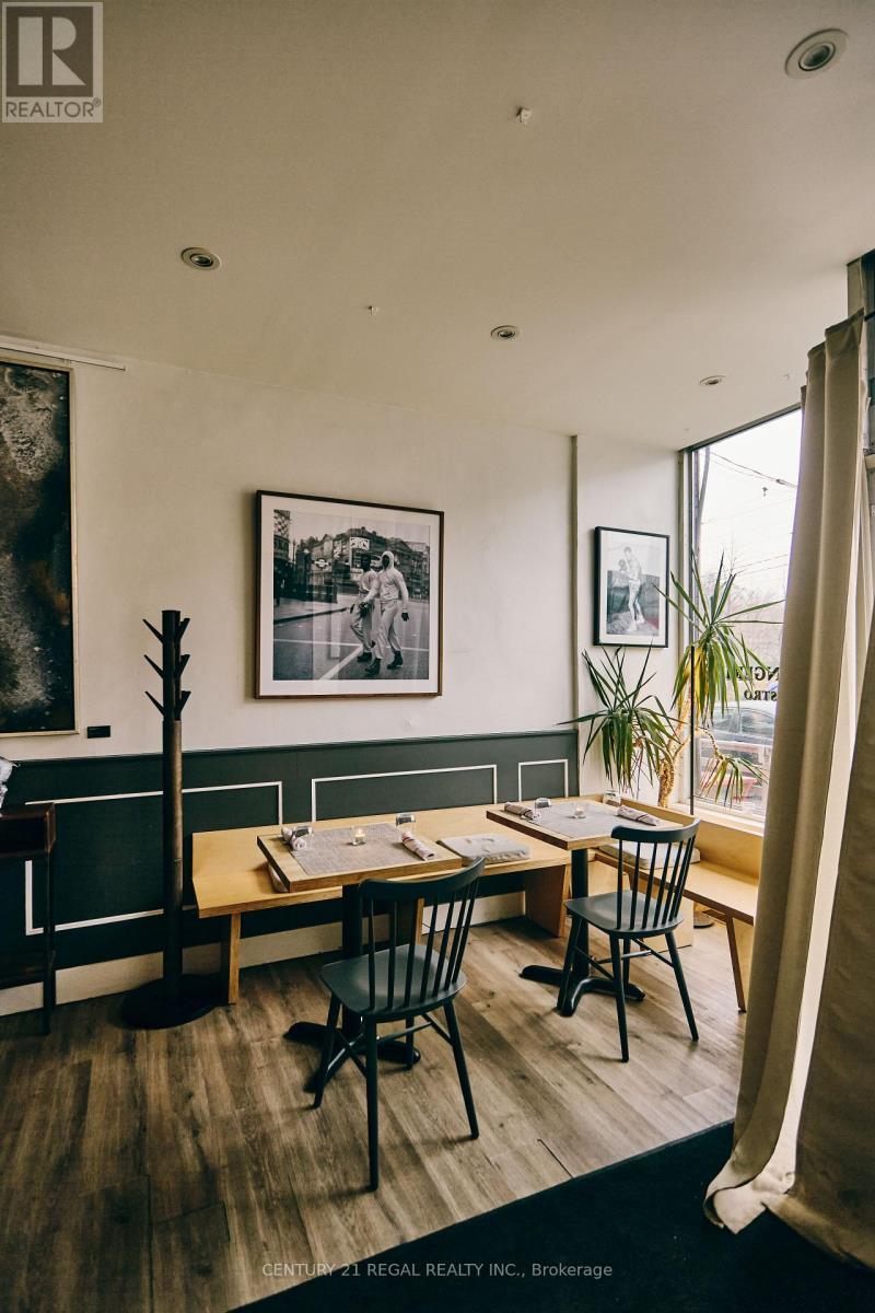 1134 Dundas Street W, Toronto, ON