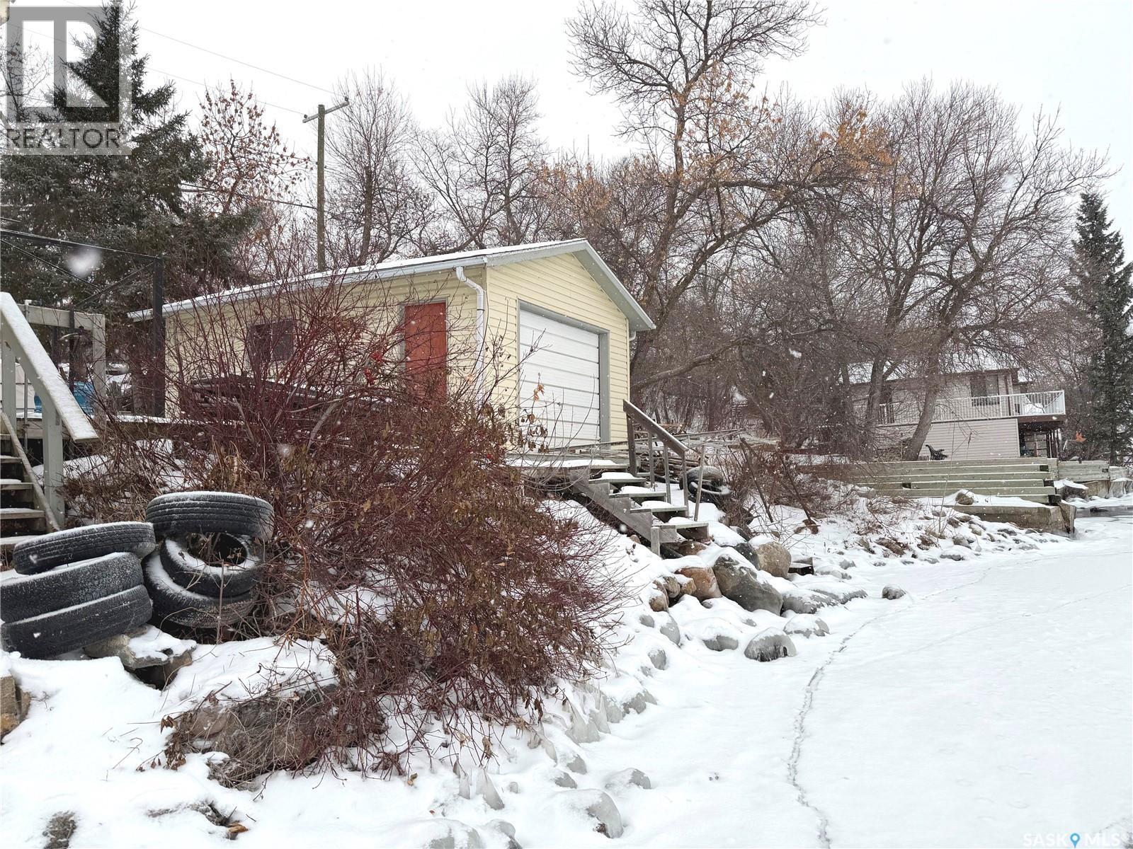 177 Katepwa Road, Katepwa Beach, SK - Outdoor