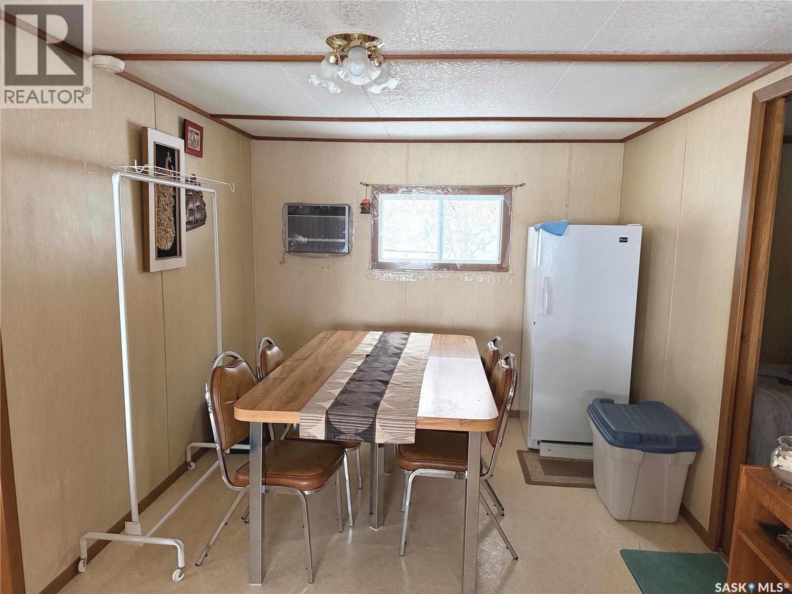 177 Katepwa Road, Katepwa Beach, SK - Indoor Photo Showing Dining Room